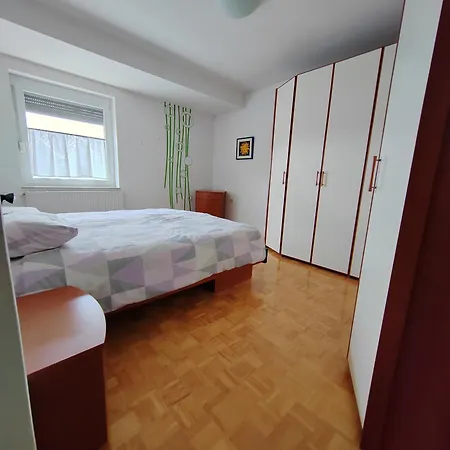Apartma Frigidum *